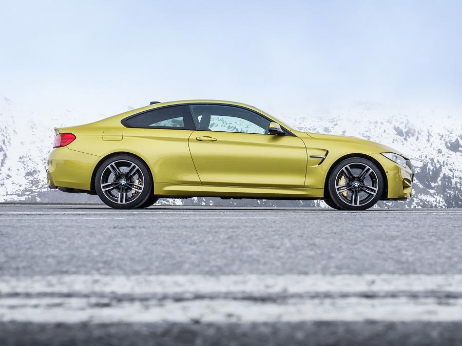  BMW M4 Coupe 2014 года  (UK) (фото 7 из 32)